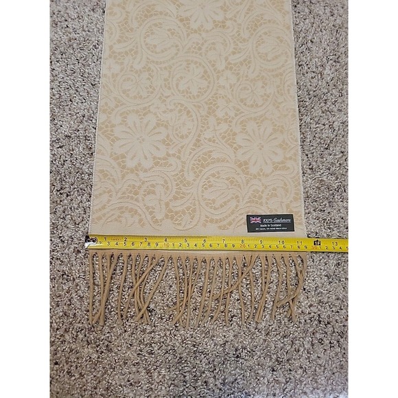 Vintage 100% CASHMERE Made in Scotland Fringed Scarf Ivory Tan Floral Soft - Picture 6 of 6